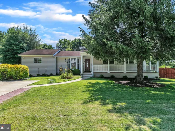 5722 Larpin Ln, Alexandria, VA 22310