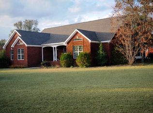 6202 Tree Top Ln, Blackshear, GA 31516