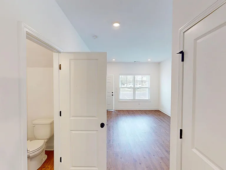 852 Levitan Dr — Photo 11