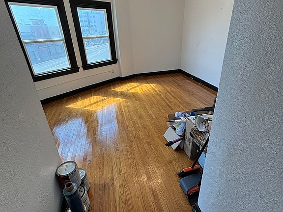 4th image of 5301 W 8th St APT 4