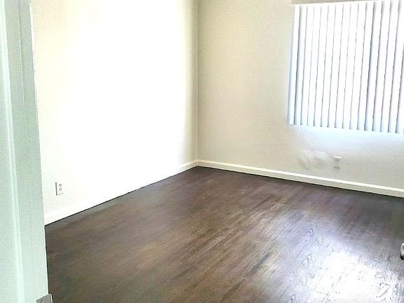 3rd image of 2320 Glendale Blvd #1006