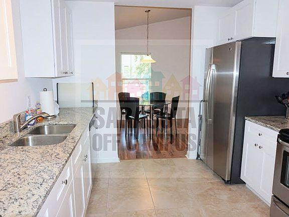 2nd image of 1039 32nd St