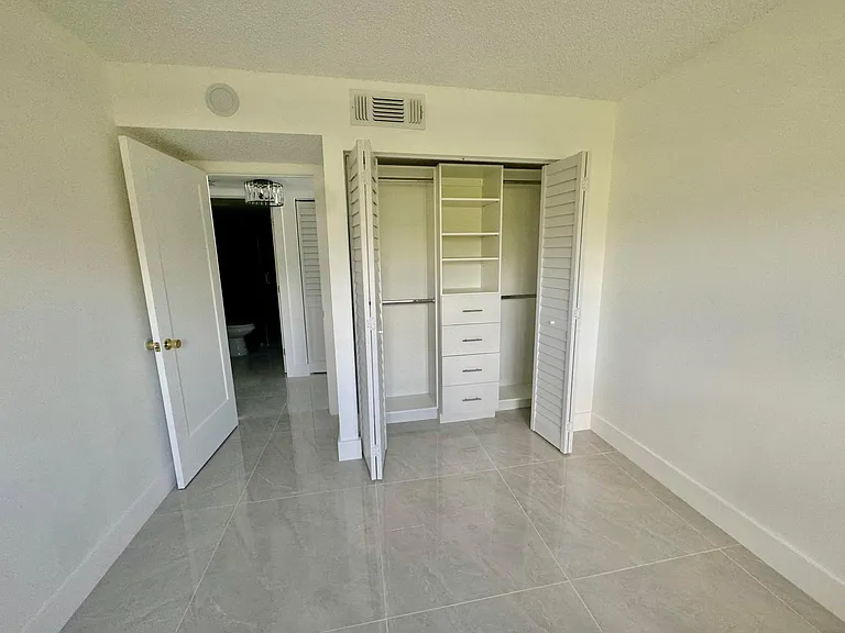 7195 NW 179th St — Photo 16