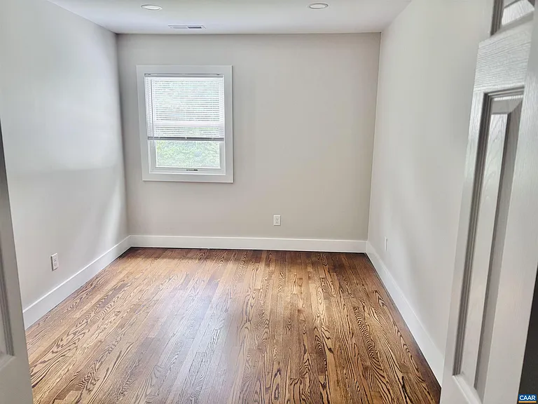5683 Myrtle St — Photo 7