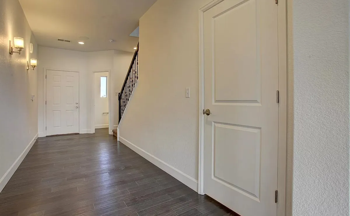 Entry way - 10459 Worchester Dr