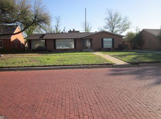 706 Avenue G NW, Childress, TX 79201