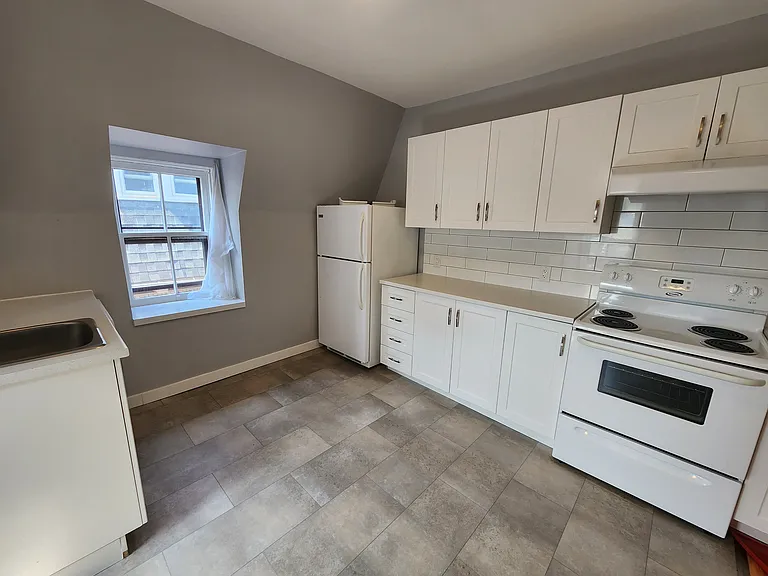 92 Marlborough Ave — Photo 9