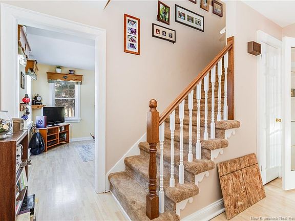 3rd image of 74 Highfield Rd