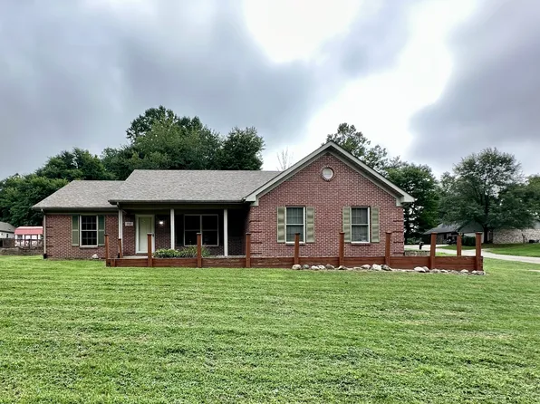 702 E Cunningham St, Martinsville, IN 46151