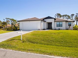 142 Tournament Rd, Rotonda West, FL 33947