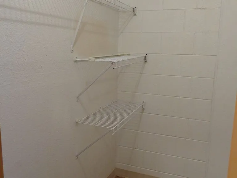 Crestwood Apartments — Photo 28