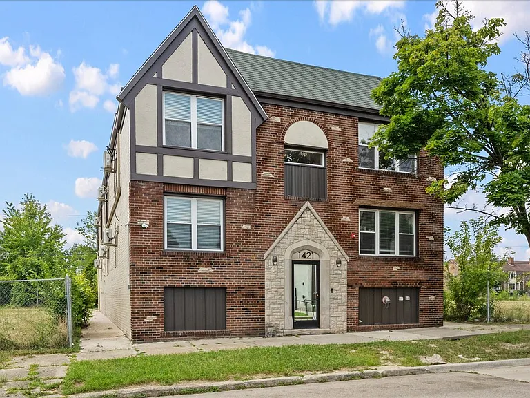 1421 Townsend St #1 — Photo 3