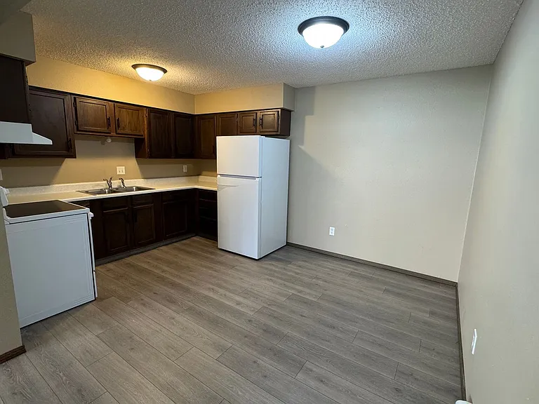 1011 S 3rd St — Photo 3
