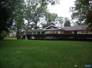 85 Kent Rd, Tenafly, NJ 07670