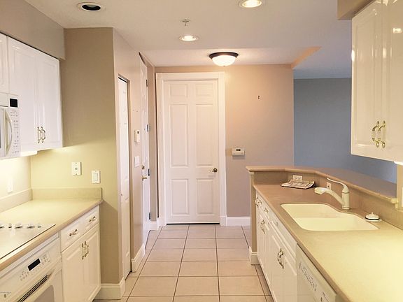 4th image of 4630 N Harbour Village Blvd #1205