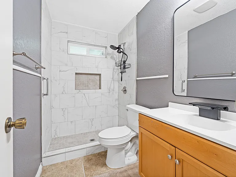 303 Carly Dr — Photo 18