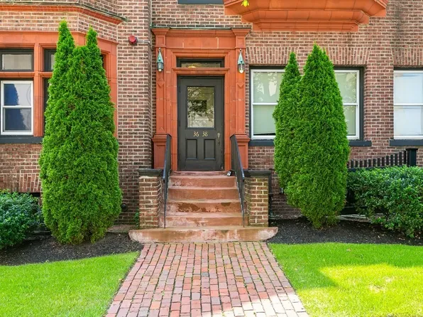 36 Elm St Unit 3, Worcester, MA 01609