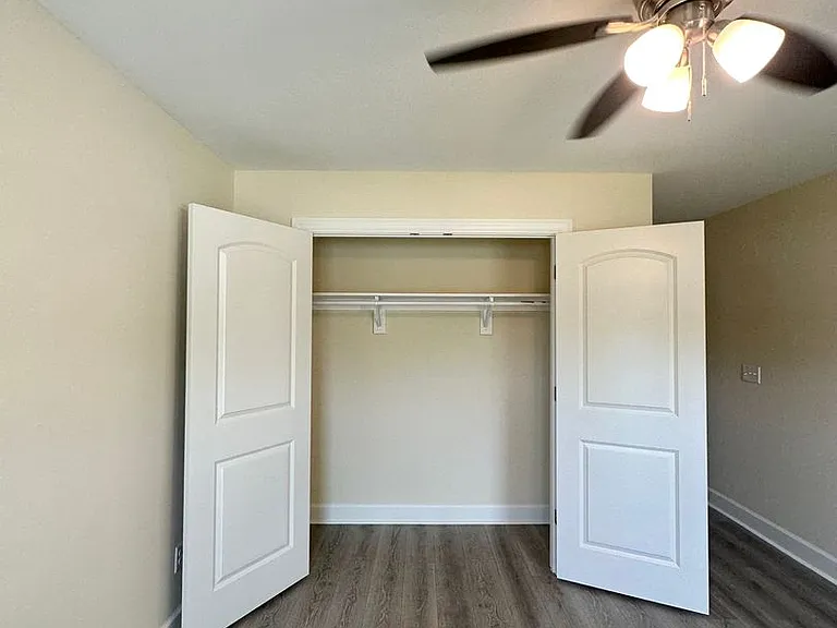 522 Addison Ave — Photo 17