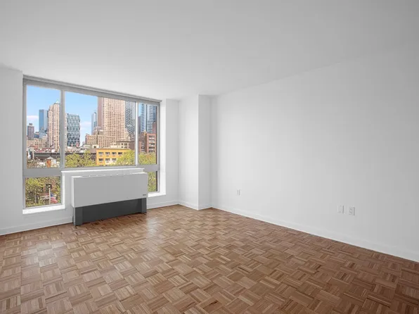 360 W 43rd St, New York, NY
