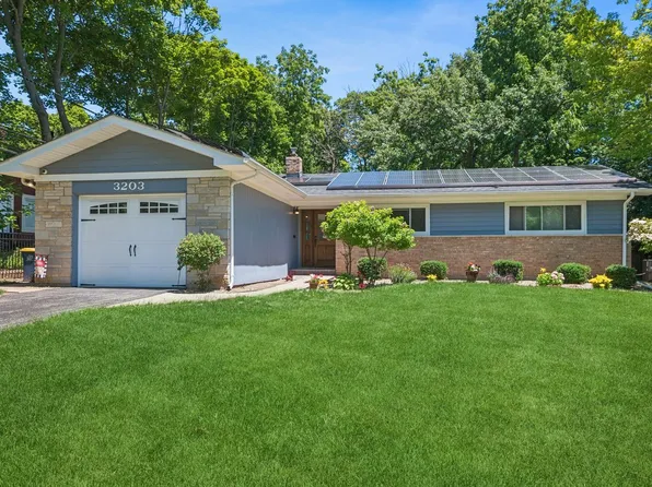 3203 Dato Ave, Highland Park, IL 60035