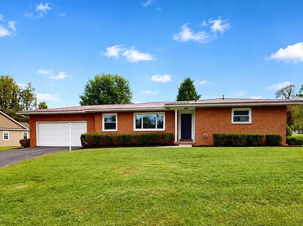 1613 Russell Ct, Fairmont, WV 26554