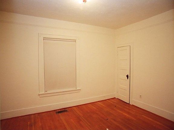 4th image of 2122 Martin Luther King Jr Way
