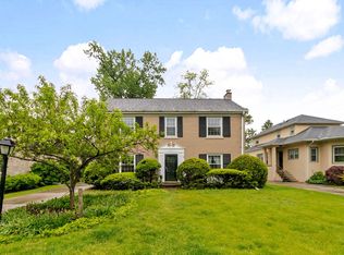 317 Blackhawk Rd, Riverside, IL 60546