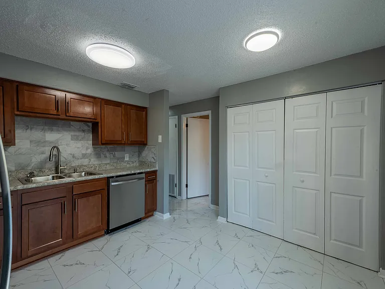 8366 Coralberry Ln — Photo 23