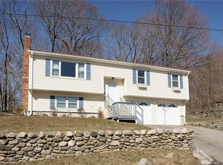 17 Chestnut St, Seymour, CT 06483