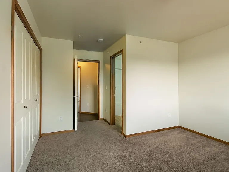 Willow Ridge Apartments — Photo 16