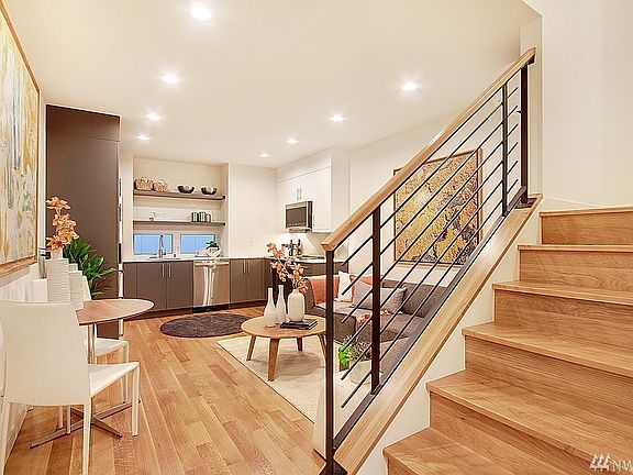 3rd image of 4846 Fauntleroy Way SW #C
