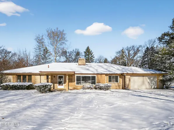 5926 Sylvan Green Rd, Sylvania, OH 43560