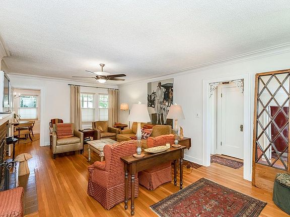 5th image of 5917 Kenwood Ave