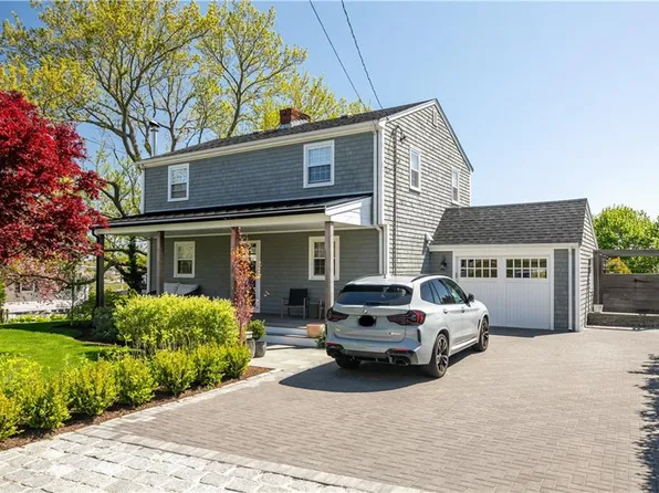2 Bailey Ter, Middletown, RI 02842