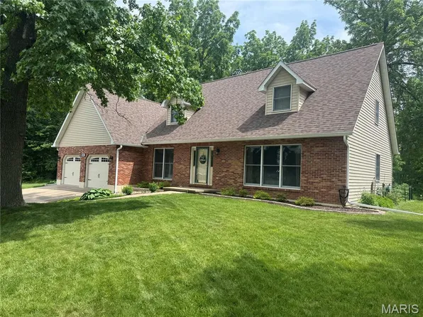 4141 Windmere Dr, Hannibal, MO 63401