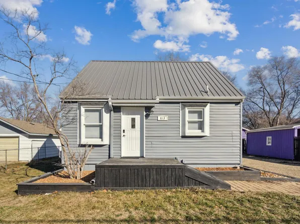 813 S Evans Rd, Evansdale, IA 50707