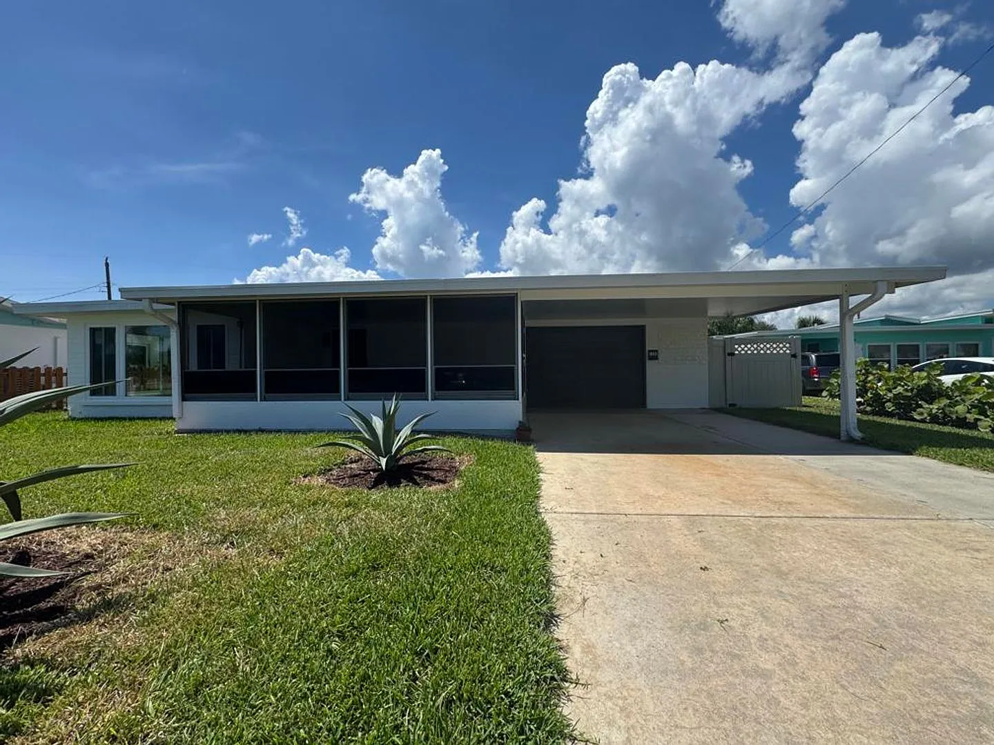 Remodeled 2/1 In Ormond By The Sea — Photo 1