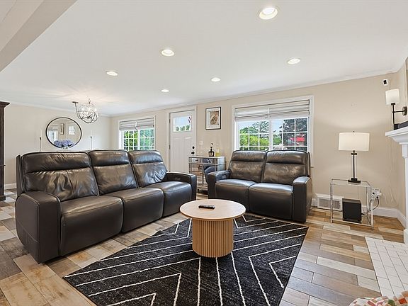 4th image of 11 Vernon Pl