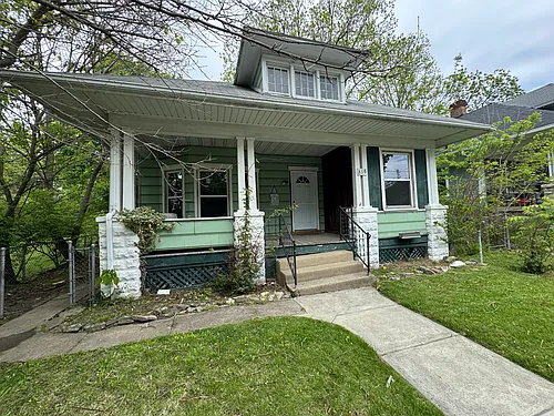 816 W Pleasant St Photo 1