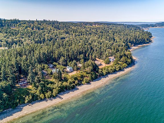 Walk for miles on the private and undisturbed shoreline!