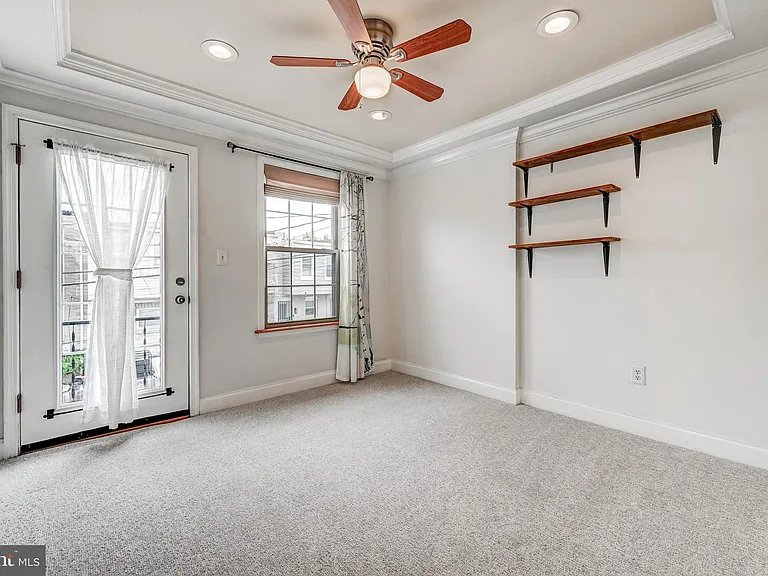 145 N Streeper St — Photo 14