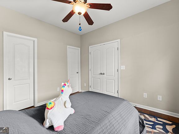5th image of 79 Oakmont Dr
