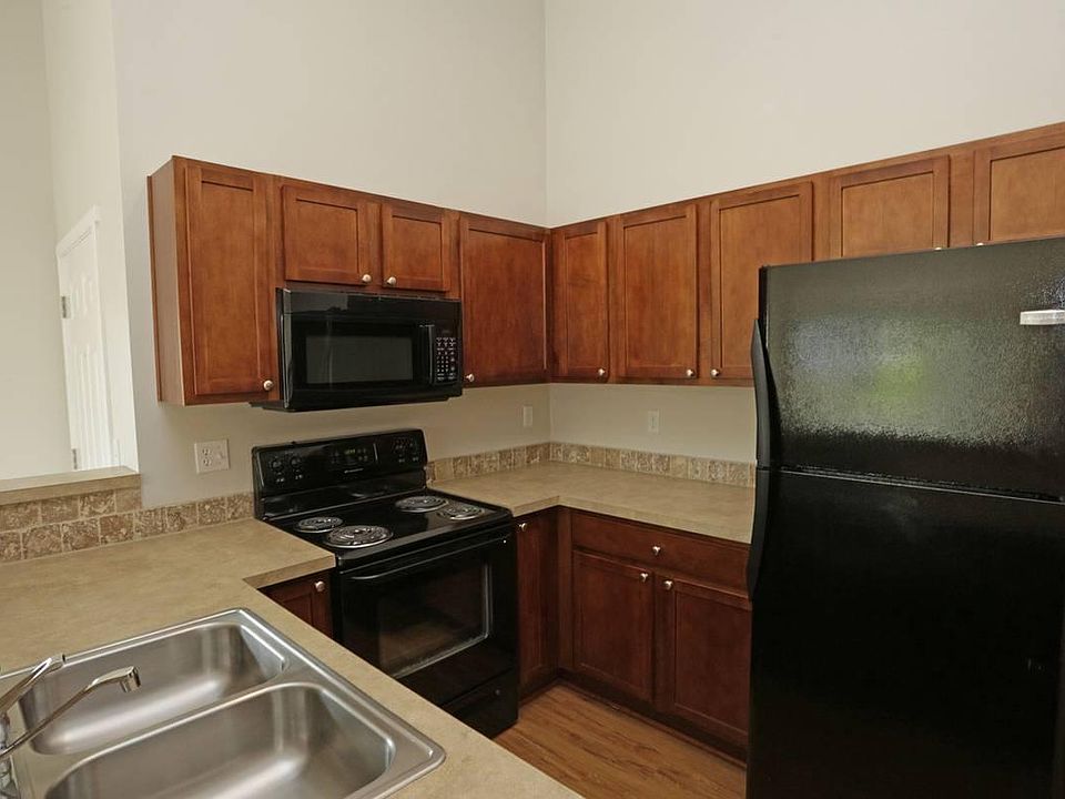 1st image of 2201 N Sedge Ln