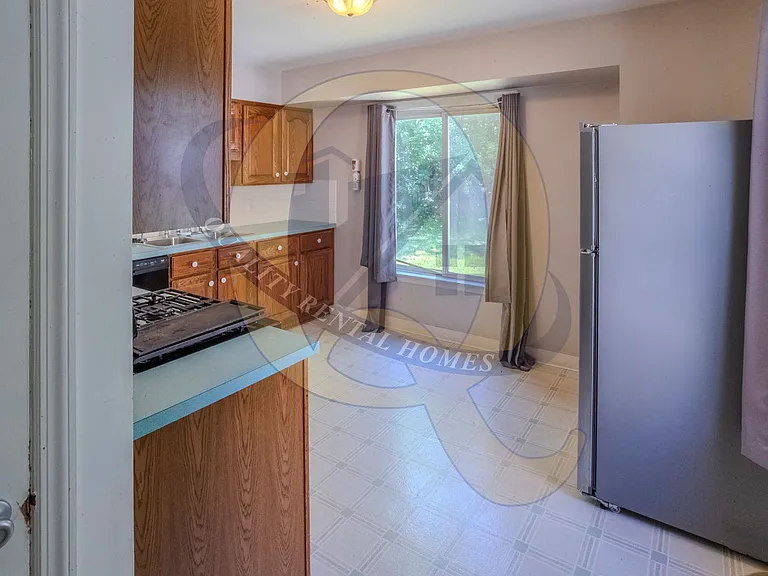 628 Alvord Ave — Photo 5