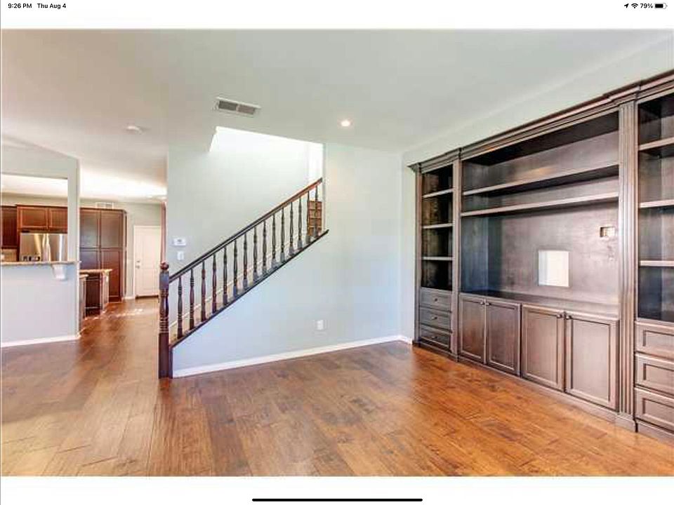1st image of 8367 Parkside Cres
