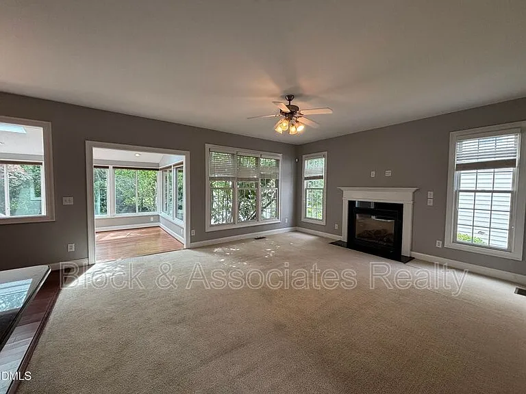 124 Factors Walk Ln — Photo 4