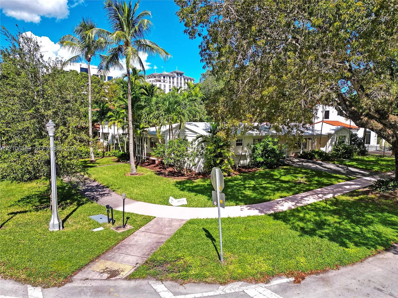 Coral Gables Biltmore Sec — Photo 2