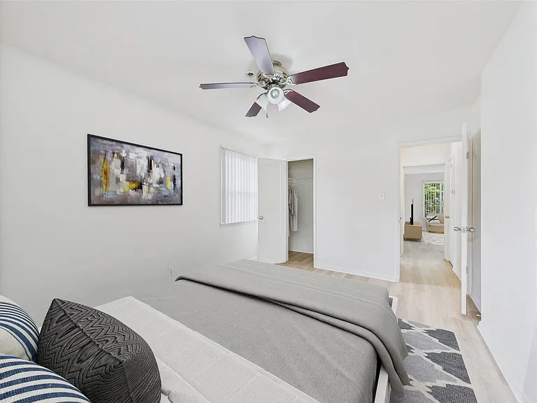 Banner Circle Apartments — Photo 9