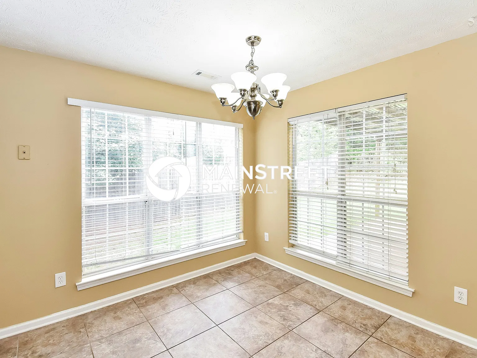 7031 Kingston Ln — Photo 4