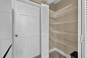 660 Royalty Ct — Photo 25